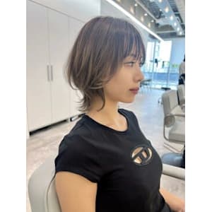 小顔ミディアムネオウルフ　ウルフカット