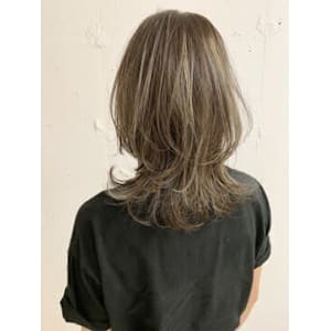 小顔ミディアムウルフ×ハイライトボブウルフ　ウルフカット