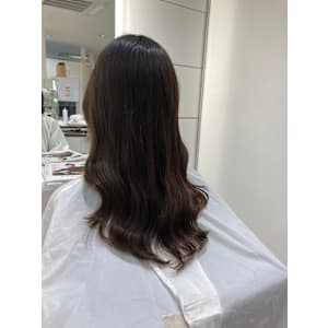 コテ巻き風パーマでヨシンモリスーパーロングにコテ巻き風パーマ