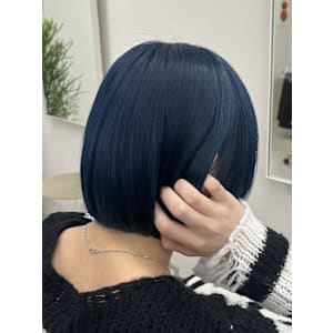 ボブスタイル×ネイビーブルー