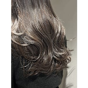 グレージュハイライトカラー