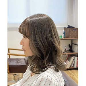 【グレージュ×ミディアム】