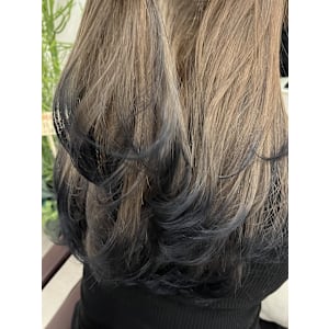 ベージュ×ブラックカラー