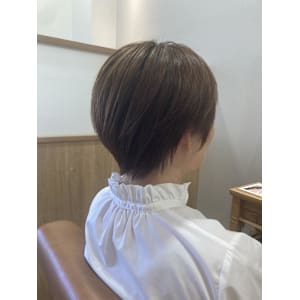 シンプルフォルムショート