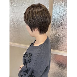 ハイライトカラー×ショートヘア