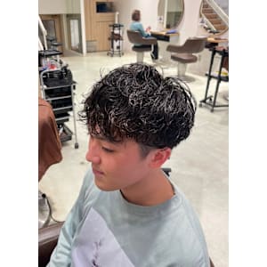 さっぱりした印象のメンズパーマ【三軒茶屋】