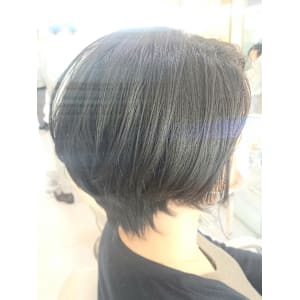 ショートボブ