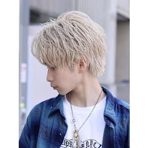 ハイトーンセンターパートマッシュ