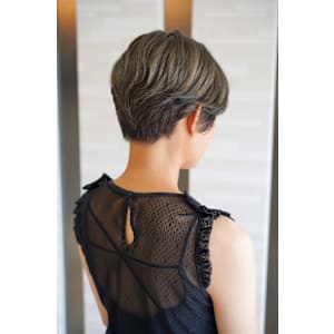 ハンサムショート×シルバーグレージュ  