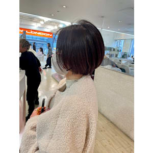 丸みショートヘア　round short haircut