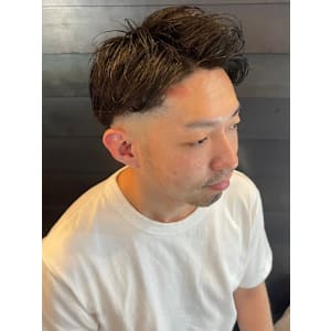 フェードカット 束感 アップバング ビジネス 30代40代