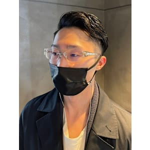 アップバング ツーブロック ツイストパーマ スキンフェード