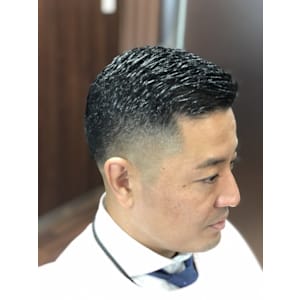 アップバング スキンフェード ツーブロック ツイストパーマ