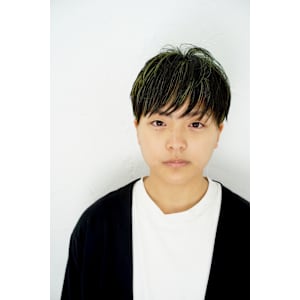 ツーブロック　ショートヘア