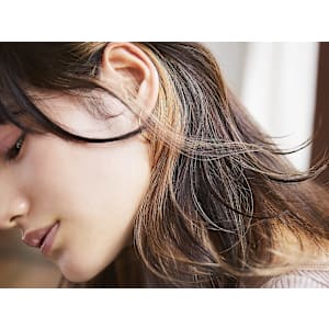 春の透明感カラーで内側から輝く艶髪に