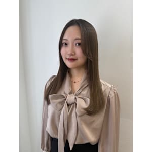 ストレート　艶髪　ナチュラルカラー