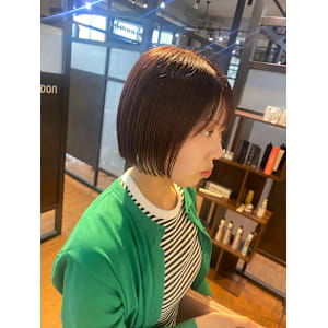 ピンクベージュ