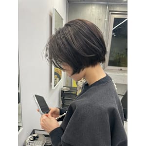 ショートボブ