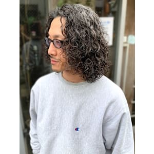 ツイストスパイラルパーマ ミディアムパーマ センターパート