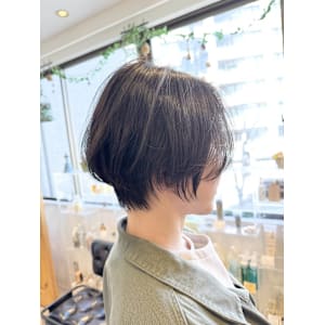 前髪長めショートボブ