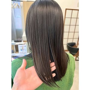 透明感グレージュ