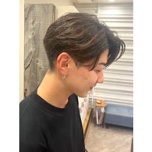 フェザーショートセンターパートニュアンスパーマ札幌