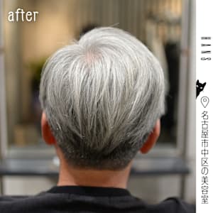 メンズ×グレイヘアの刈り上げスタイル