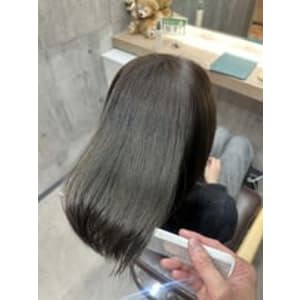 オリーブグレージュ