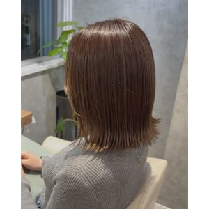 細めハイライトで叶える透け感ベージュ