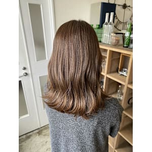 明るいベージュカラー