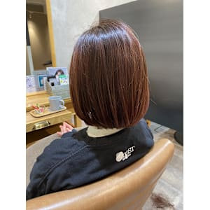 ピンクベージュ