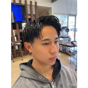 アップバングマッシュスタイル