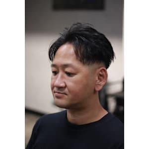 センターパートバックスタイル