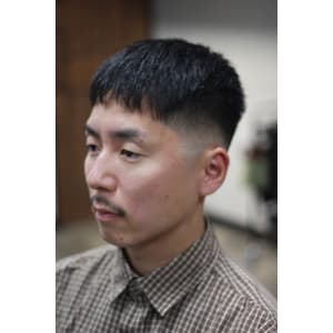 ミドルスキンフェードスタイル