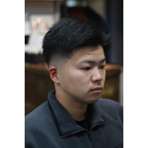 ミドルスキンフェード73スタイル