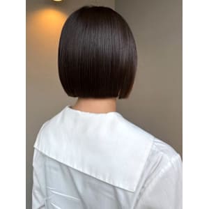 ぱつっとボブ ミニボブ 暗めグレージュカラー ラインボブ