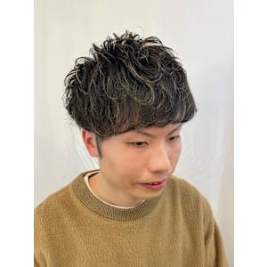束感ショート　ハイライトクラウドマッシュ　グレージュカラー