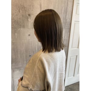 オリーブグレージュ《ARCH CHIAKI》