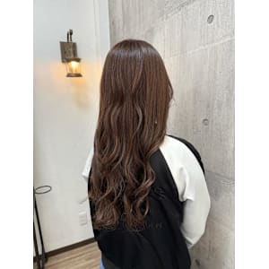 ピンクベージュ