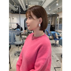 コンパクトなミニボブは顔周りをすっきり赤羽人気美容室シェノン