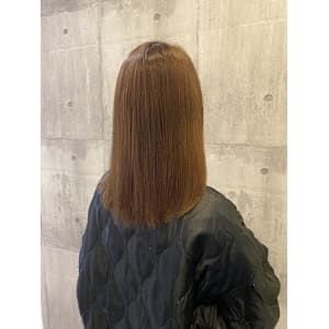 明るいベージュカラー