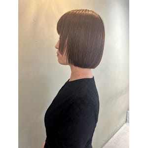 ミニボブ×マロンベージュ