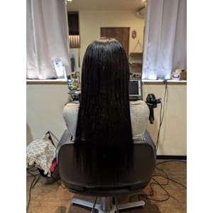 王道黒髪ロングヘアー