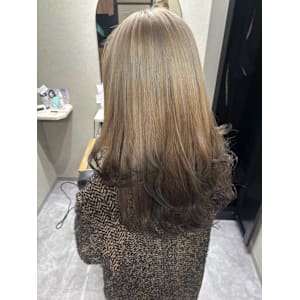 ホワイトベージュ×エンドカラー