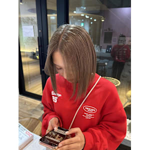 ミルクティーベージュ