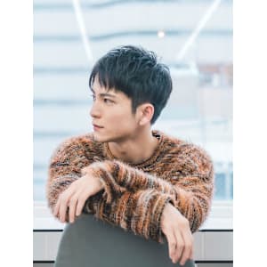 アップバングショート刈り上げ黒髪短髪マッシュ波巻きパーマ