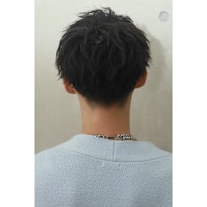 無造作に散るツイストスパイラル