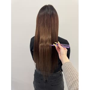 ツヤツヤロングで大人っぽstyle！