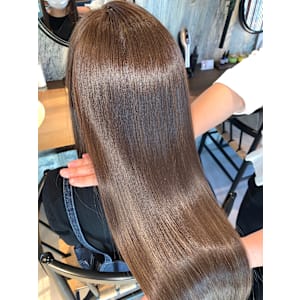 髪質改善専門店 LANVERY 表参道×スタイル