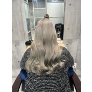 ブリーチ2回のグレージュはこんな感じ！